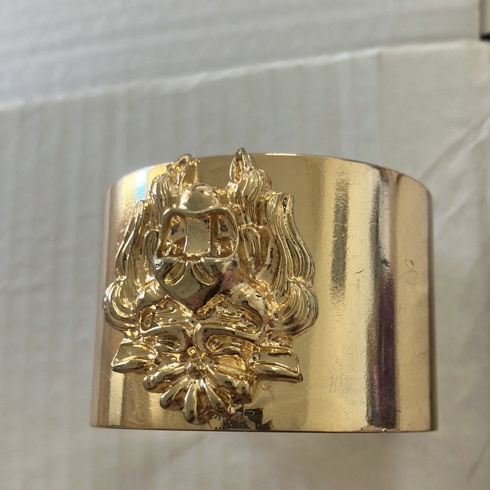 FINAL MARKDOWN Bold cuff bracelet